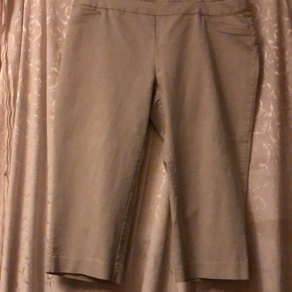 Croft & Barrow Capri Pants 18 regular - Picture 13 of 14